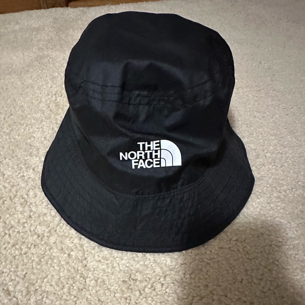 North face sun stash hat